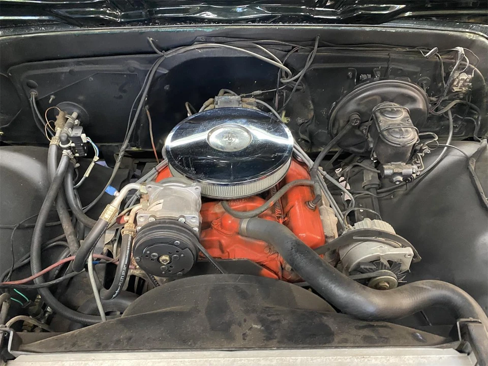 1972 GMC Suburban 6th Gen - Image 13 of 13
