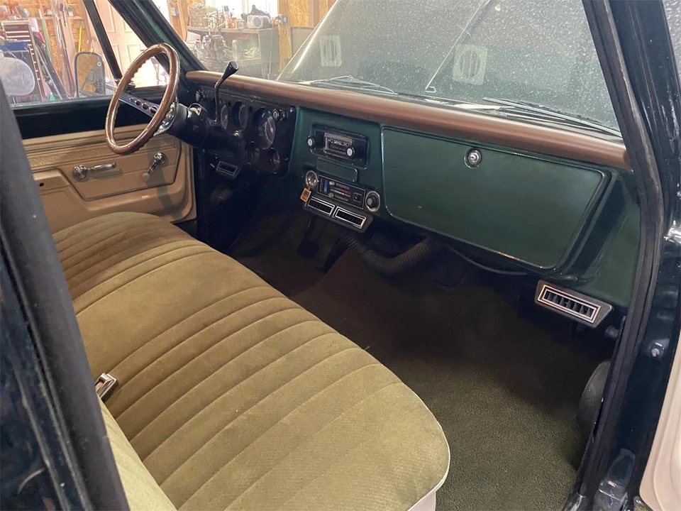 1972 GMC Suburban 6th Gen - Image 8 of 13