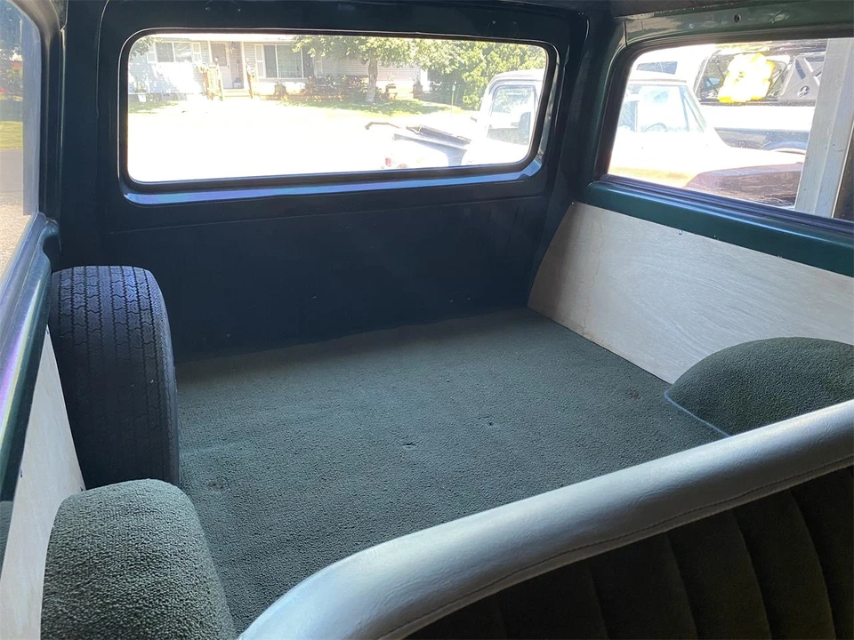 1972 GMC Suburban 6th Gen - Image 10 of 13