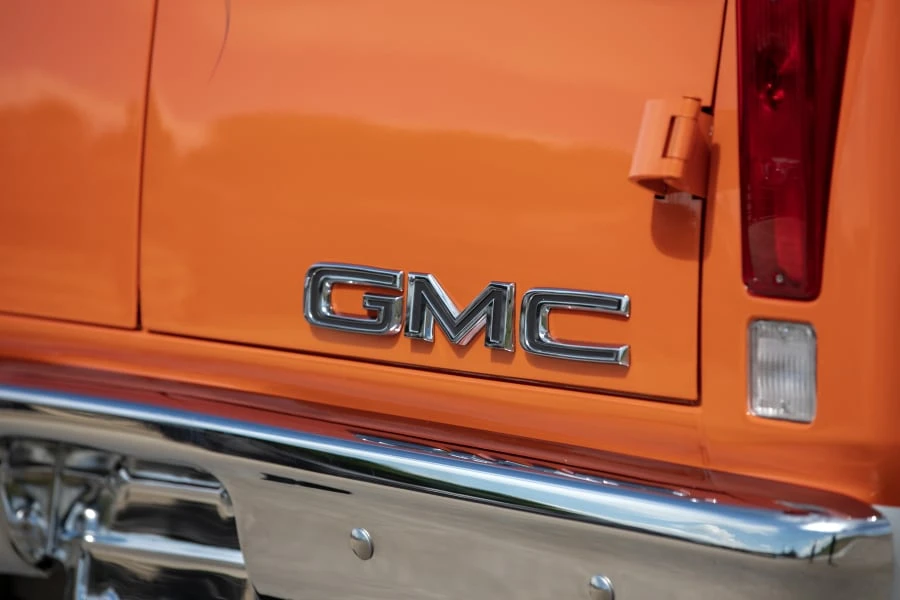 1972 GMC Suburban 6th Gen - Image 15 of 31
