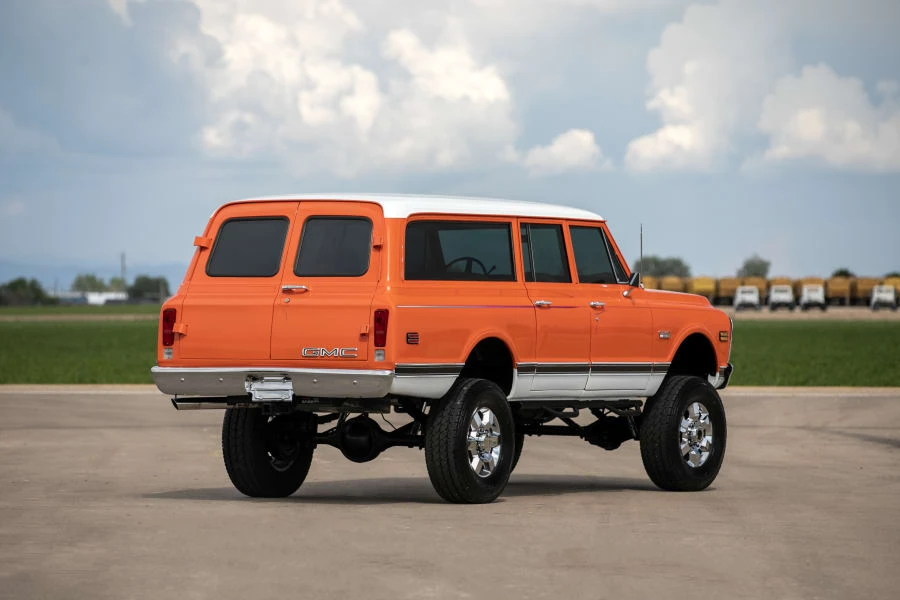 1972 GMC Suburban 6th Gen - Image 17 of 31
