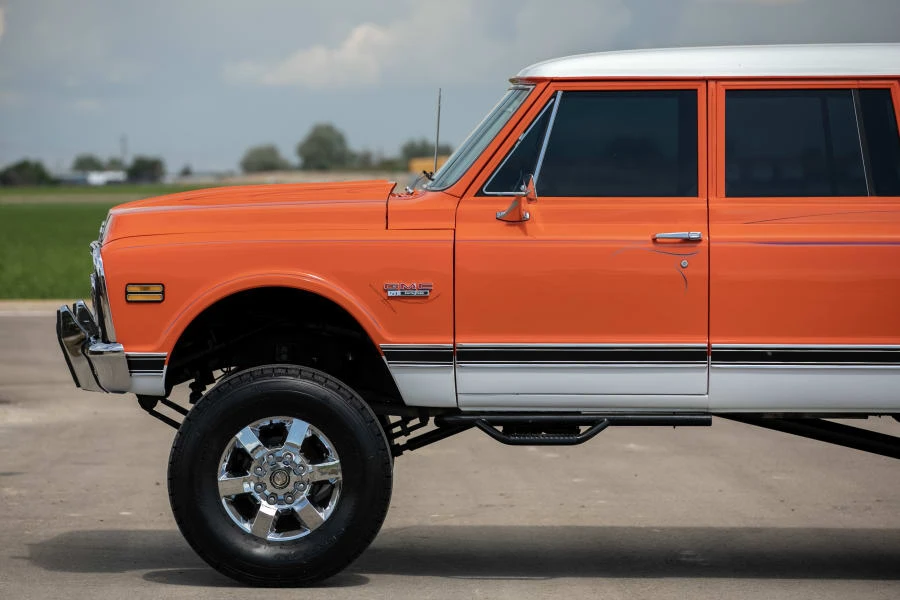 1972 GMC Suburban 6th Gen - Image 6 of 31