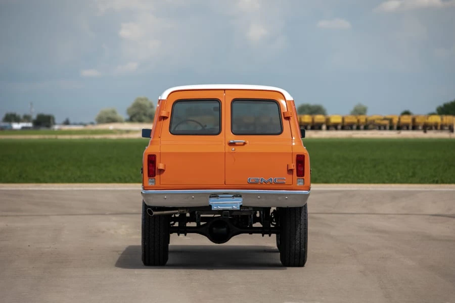 1972 GMC Suburban 6th Gen - Image 14 of 31