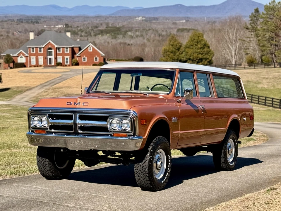 1972 GMC Suburban 6th Gen - Image 12 of 31