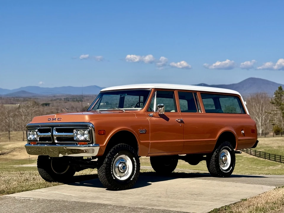 1972 GMC Suburban 6th Gen - Image 7 of 31