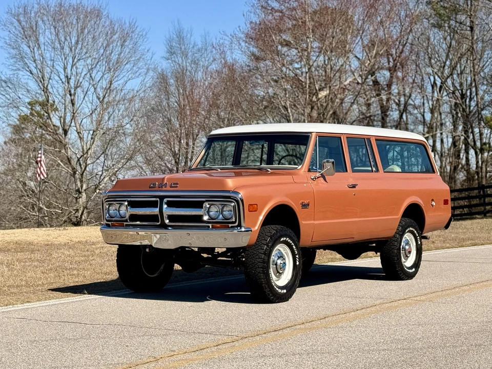 1972 GMC Suburban 6th Gen - Image 11 of 31