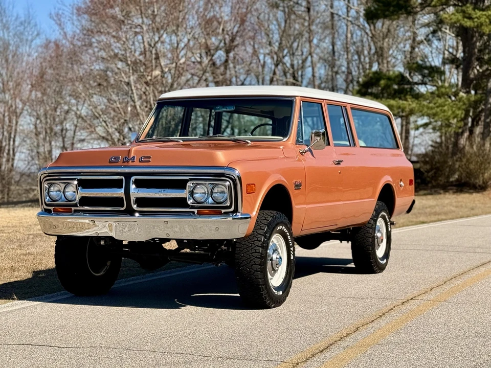 1972 GMC Suburban 6th Gen - Image 13 of 31