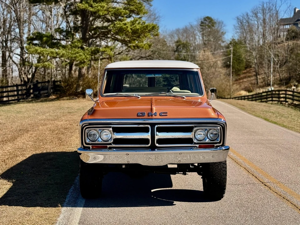 1972 GMC Suburban 6th Gen - Image 15 of 31