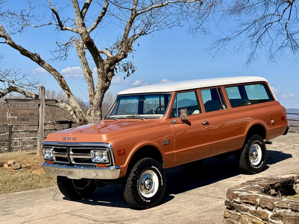 1972 GMC Suburban 6th Gen - Image 10 of 31
