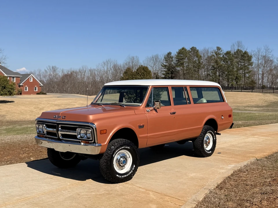 1972 GMC Suburban 6th Gen - Image 9 of 31