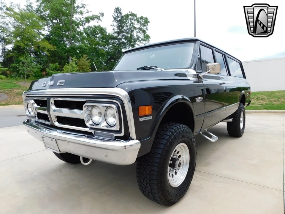 1972 GMC Suburban 6th Gen - Image 4 of 12
