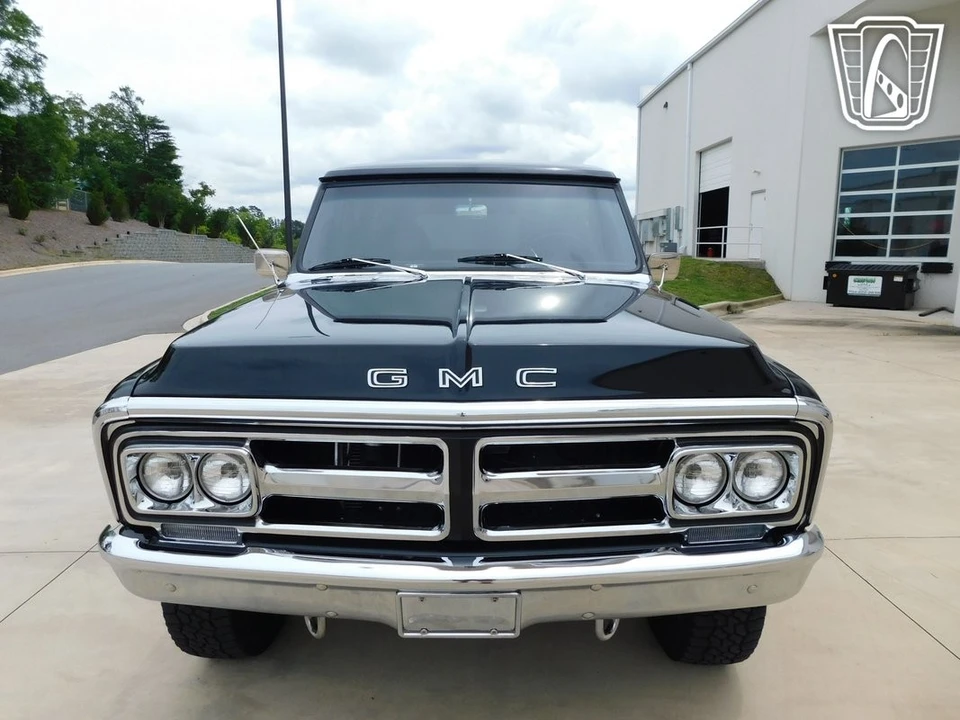 1972 GMC Suburban 6th Gen - Image 6 of 12
