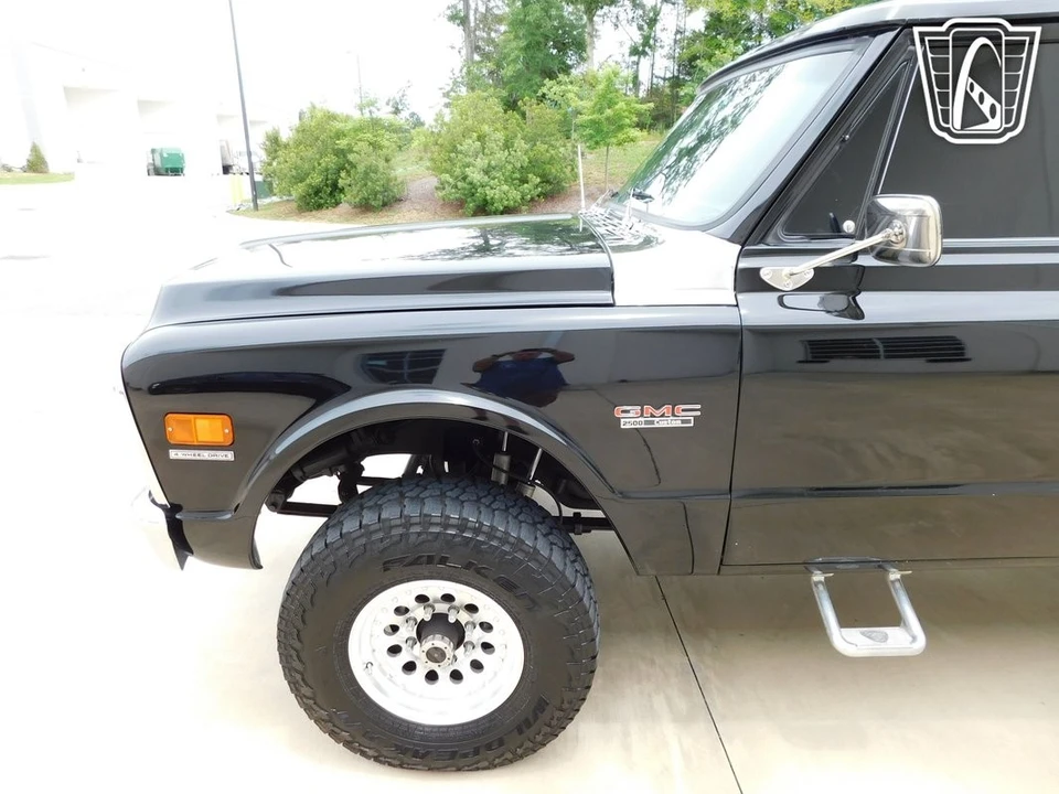 1972 GMC Suburban 6th Gen - Image 12 of 12
