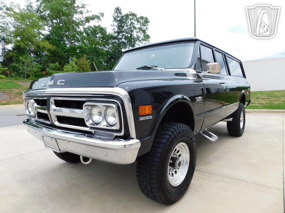 1972 GMC Suburban 6th Gen - Image 8 of 12