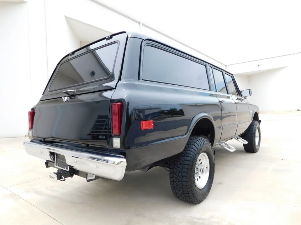 1972 GMC Suburban 6th Gen - Image 11 of 12