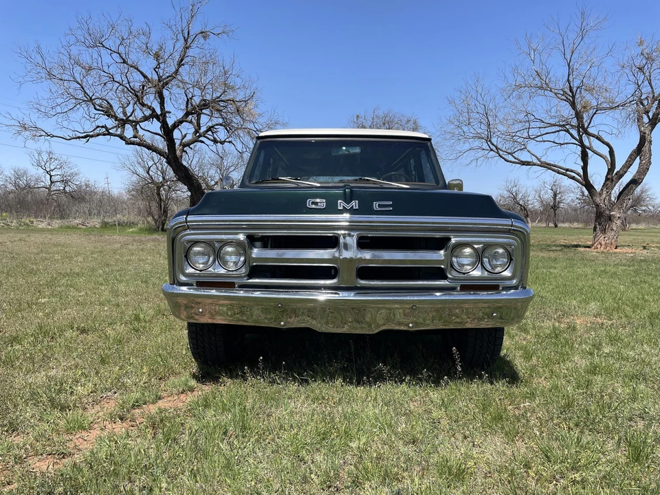1972 GMC Suburban 6th Gen - Image 15 of 31