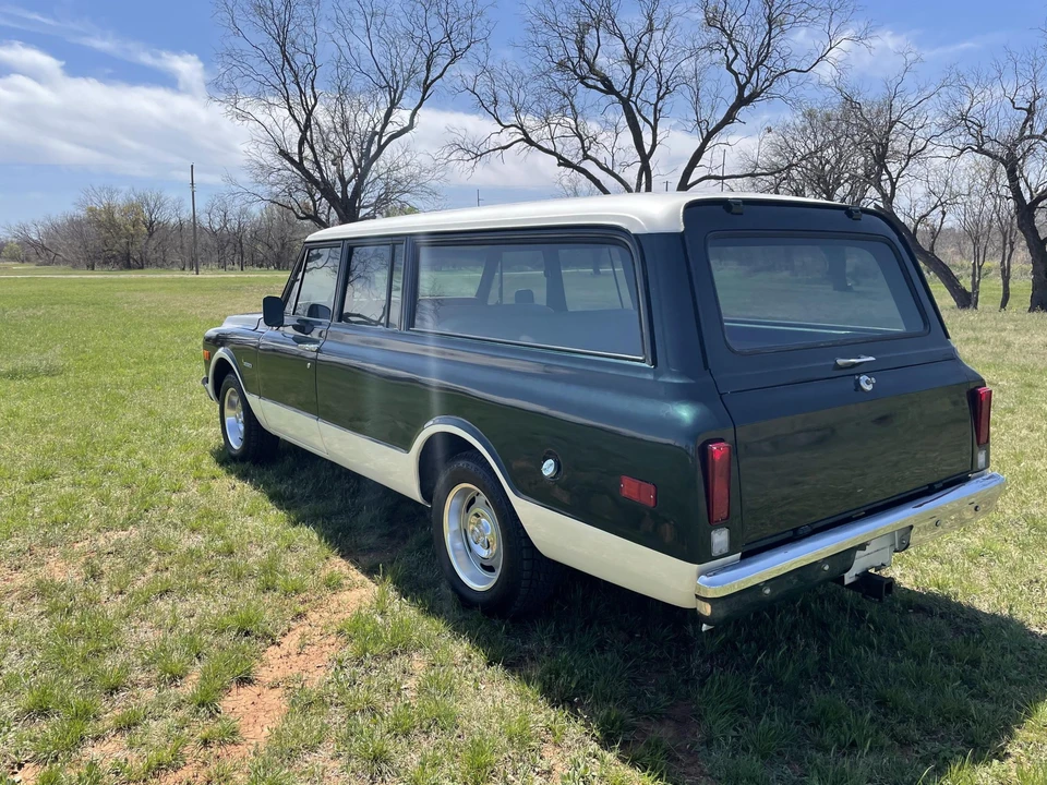 1972 GMC Suburban 6th Gen - Image 9 of 31