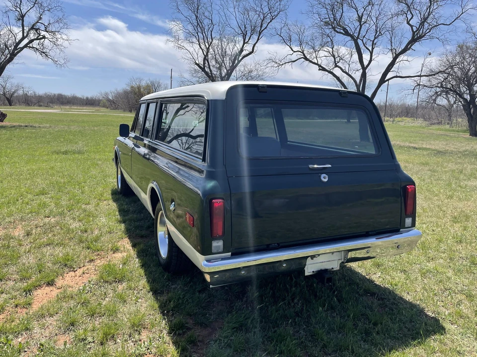 1972 GMC Suburban 6th Gen - Image 10 of 31