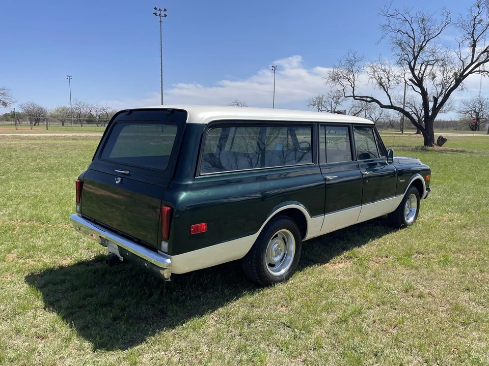 1972 GMC Suburban 6th Gen - Image 12 of 31