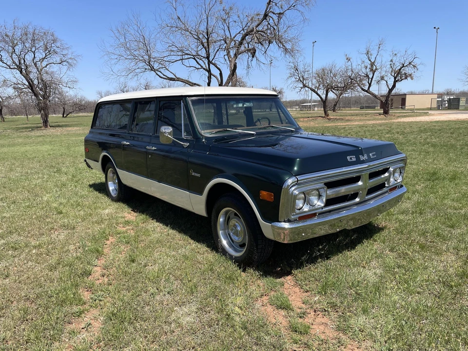 1972 GMC Suburban 6th Gen - Image 14 of 31