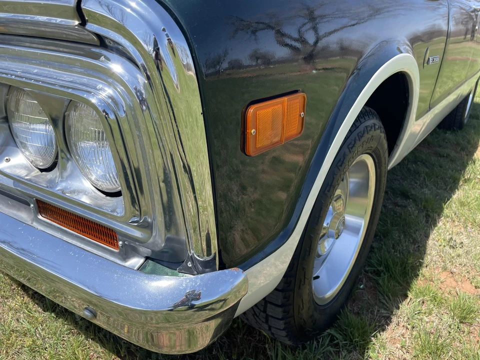 1972 GMC Suburban 6th Gen - Image 24 of 31