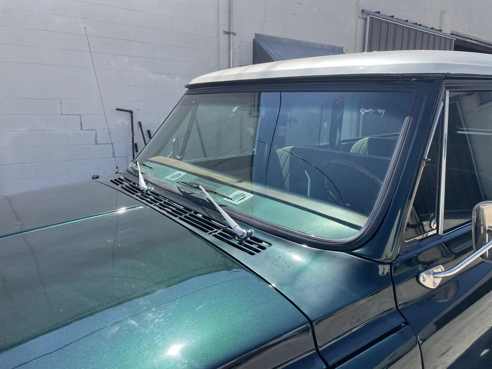 1972 GMC Suburban 6th Gen - Image 26 of 31