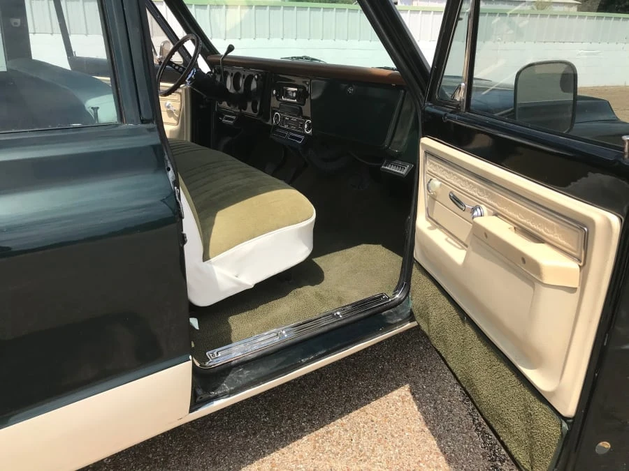 1972 GMC Suburban 6th Gen - Image 5 of 6
