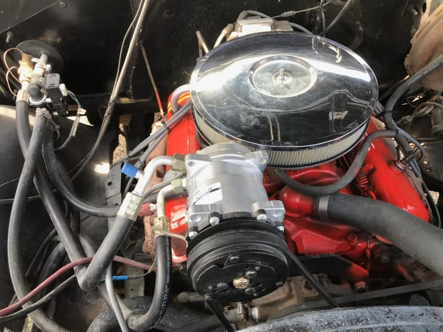 1972 GMC Suburban 6th Gen - Image 6 of 6