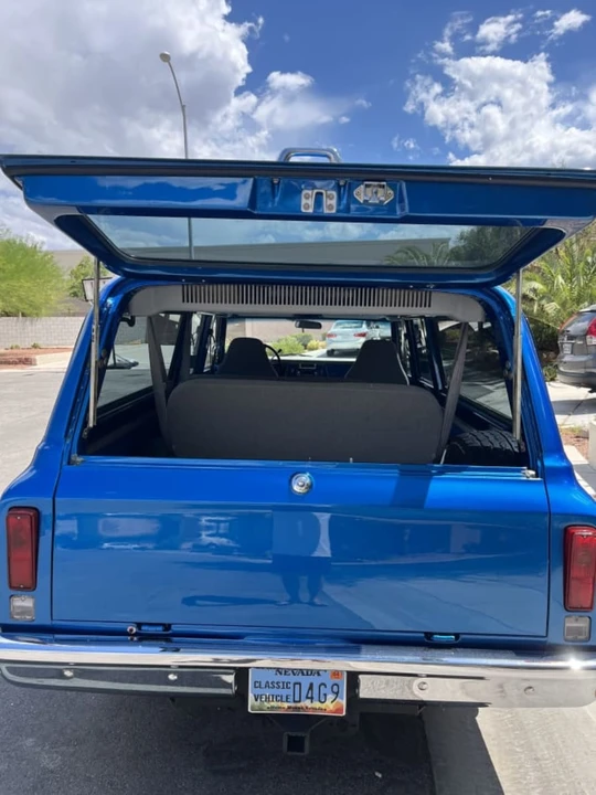 1972 GMC Suburban 6th Gen - Image 16 of 21