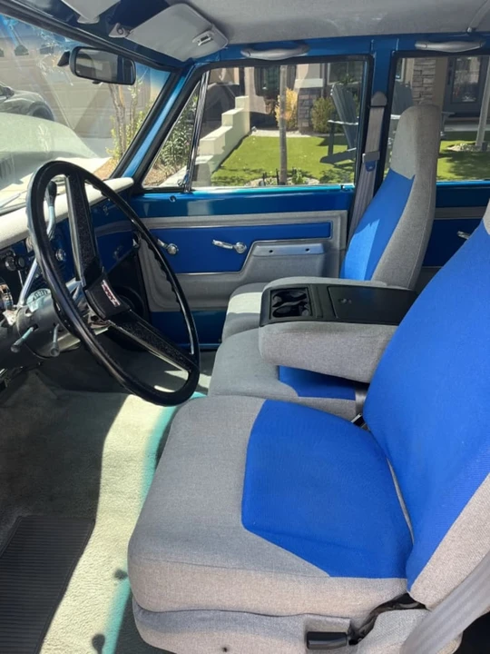 1972 GMC Suburban 6th Gen - Image 9 of 21