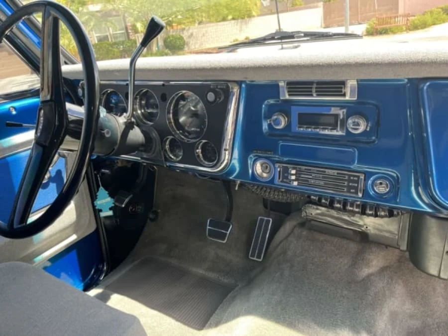 1972 GMC Suburban 6th Gen - Image 13 of 21