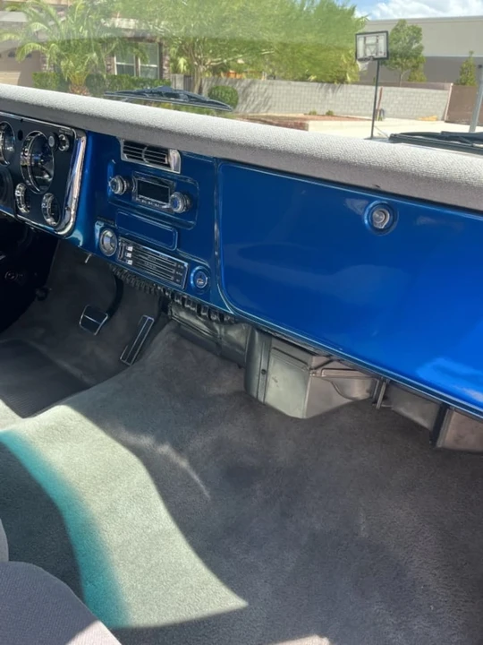 1972 GMC Suburban 6th Gen - Image 11 of 21