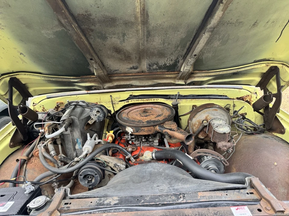 1972 GMC Suburban 6th Gen - Image 6 of 21