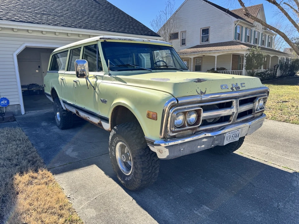 1972 GMC Suburban 6th Gen - Image 2 of 21