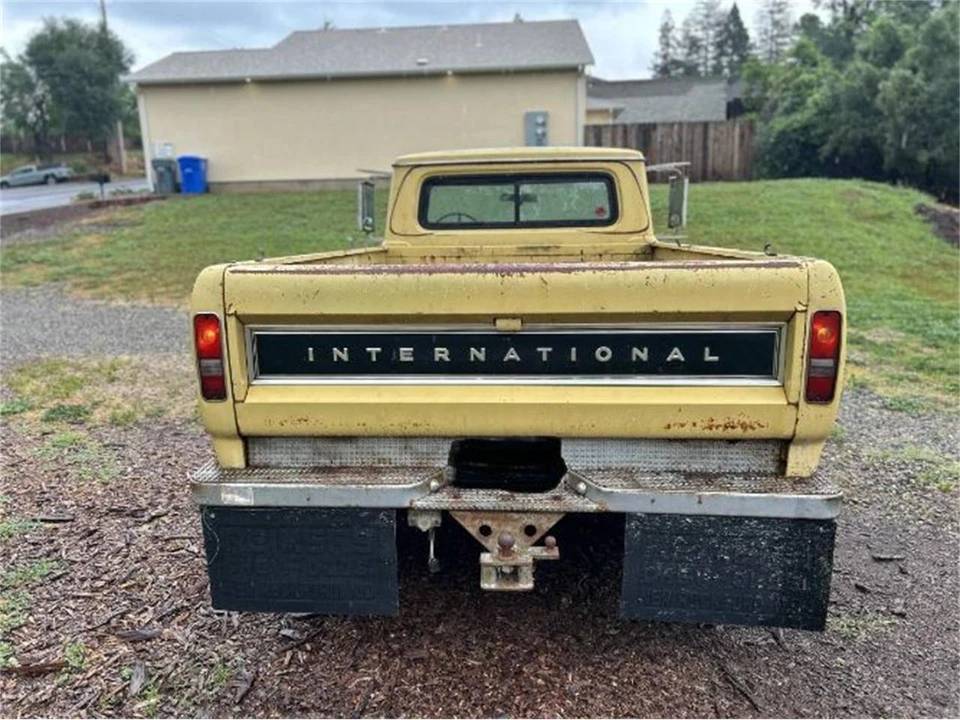 1972 International - Image 4 of 10