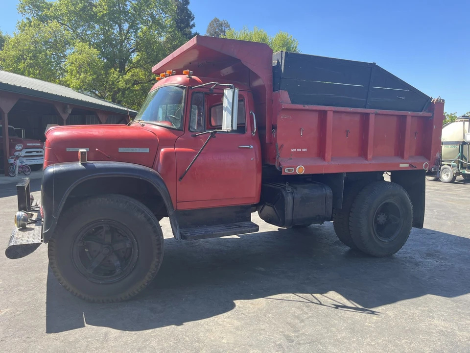 1972 International Harvester Loadstar - Image 2 of 31