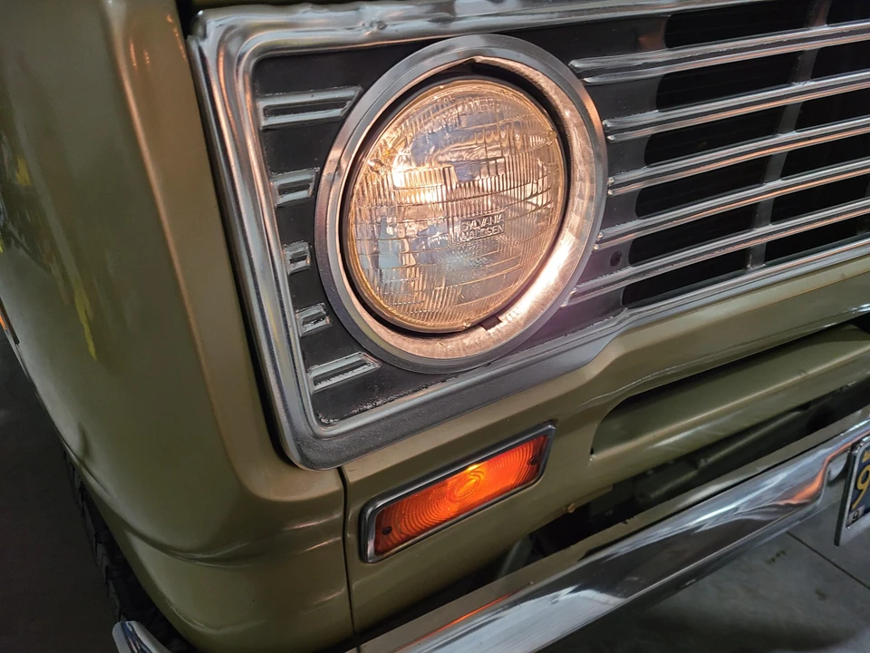 1972 International Harvester Travelall - Image 15 of 31