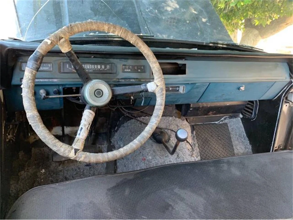 1972 International - Image 3 of 8