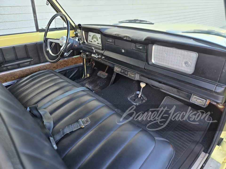 1972 Jeep SJ Wagoneer - Image 9 of 12