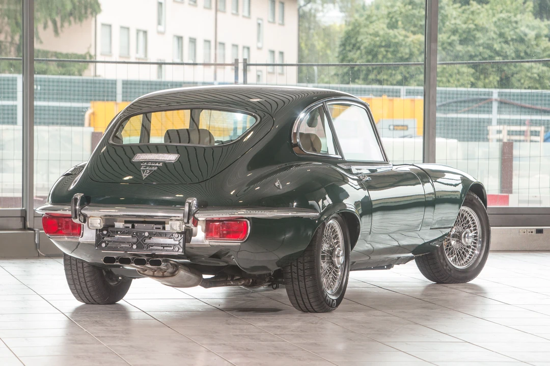 1972 Jaguar E-Type Series 3 V12 2+2 - Image 2 of 10