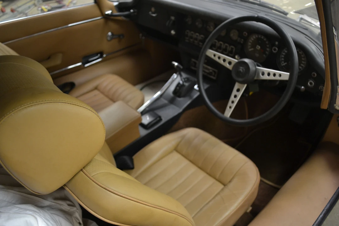 1972 Jaguar E-Type Series 3 V12 2+2 - Image 3 of 3