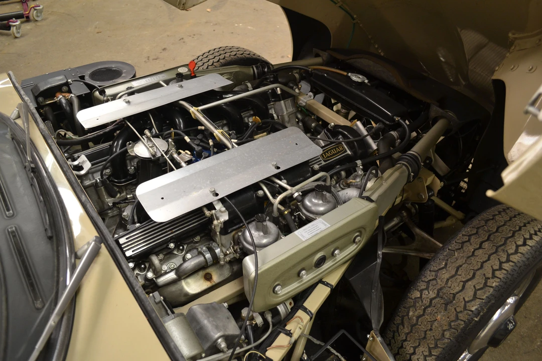 1972 Jaguar E-Type Series 3 V12 2+2 - Image 2 of 3