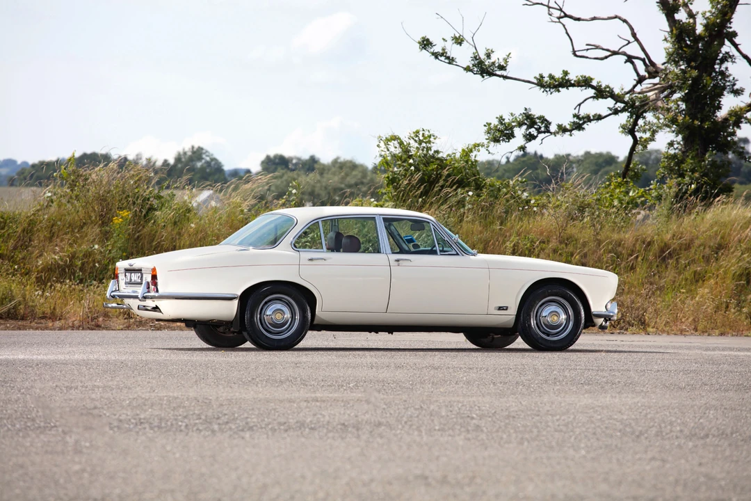 1972 Jaguar XJ Series 1 - Image 2 of 31