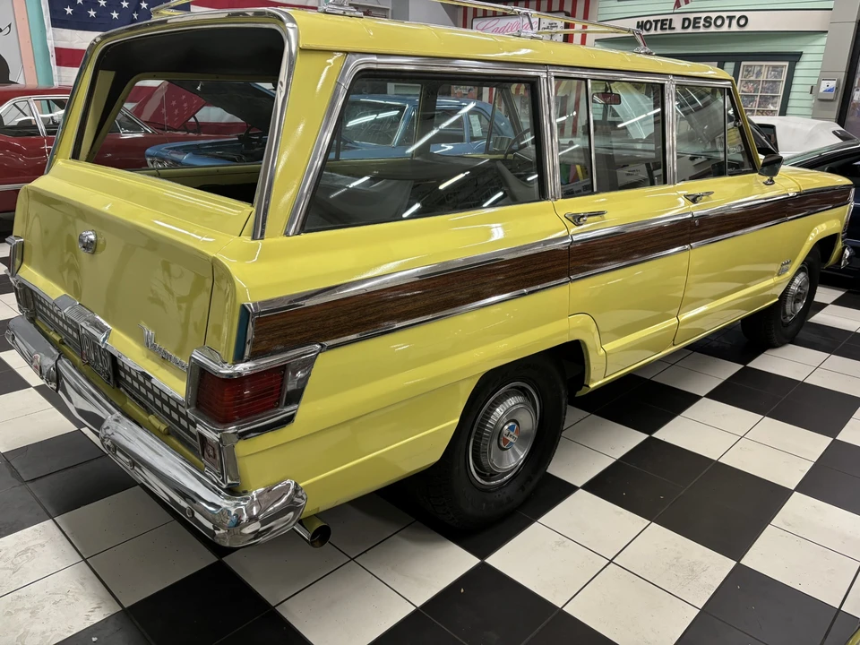 1972 Jeep SJ Wagoneer - Image 10 of 31