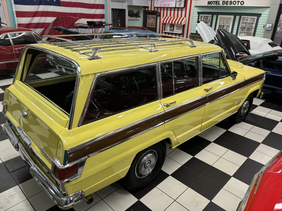1972 Jeep SJ Wagoneer - Image 9 of 31