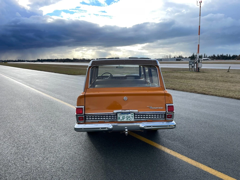 1972 Jeep SJ Wagoneer - Image 15 of 31