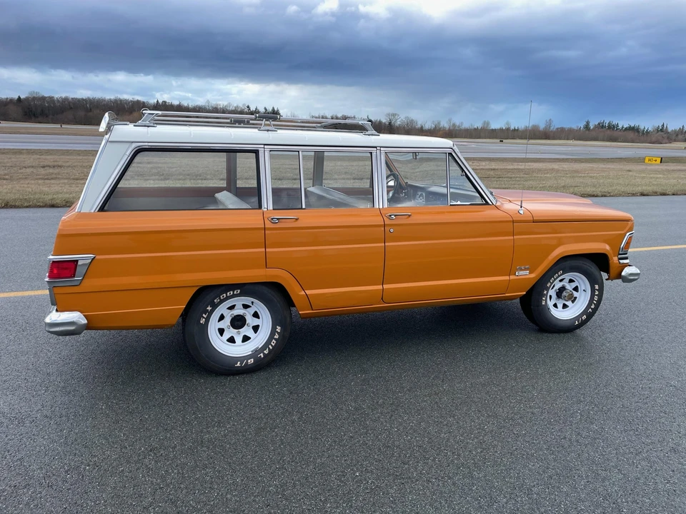1972 Jeep SJ Wagoneer - Image 9 of 31