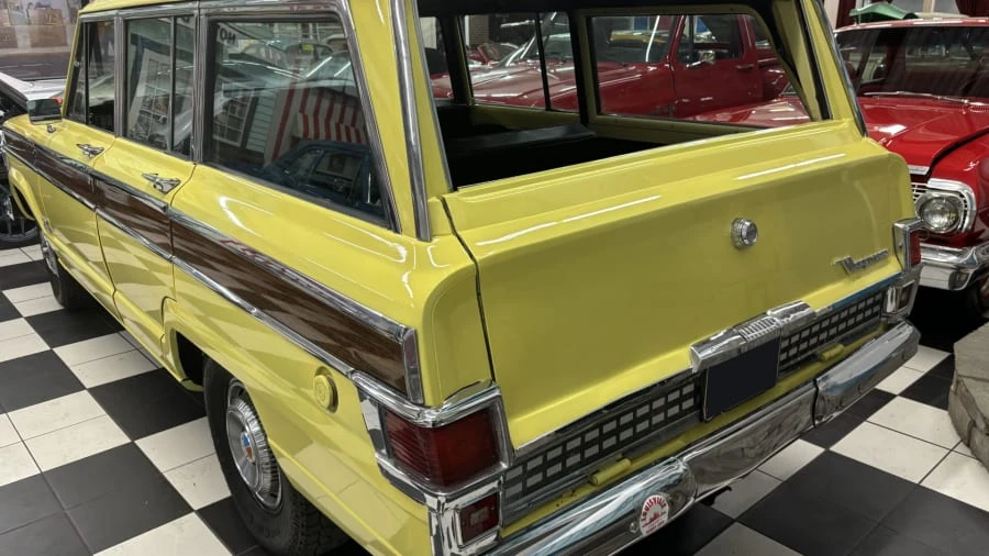 1972 Jeep SJ Wagoneer - Image 9 of 31
