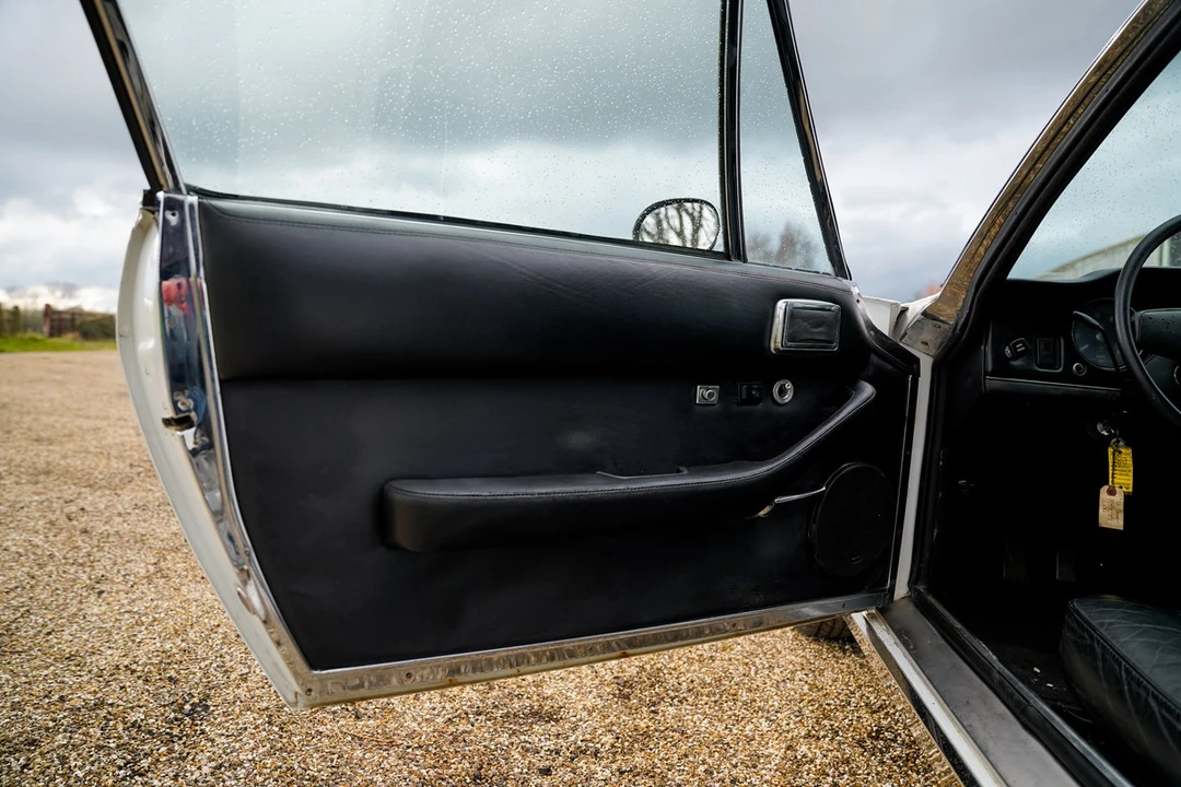 1970 Jensen Interceptor - Image 14 of 30