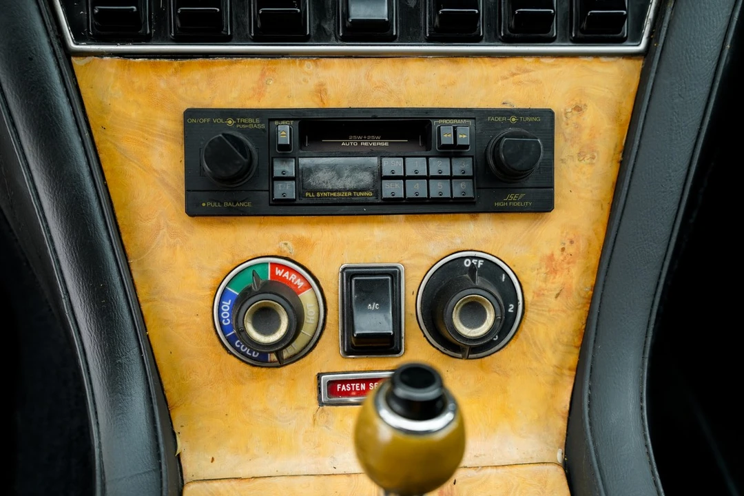 1970 Jensen Interceptor - Image 25 of 30